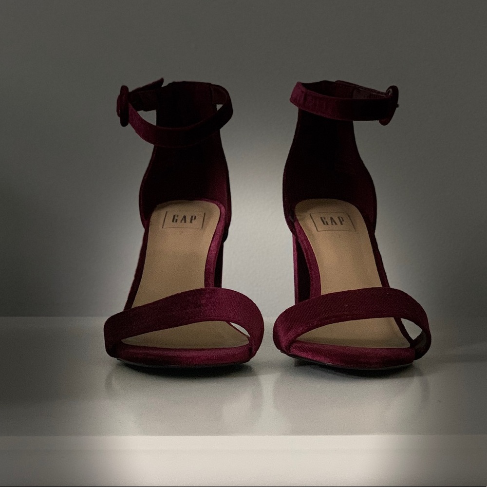 New! Gap Velvet Block Heel Size 7 Burgundy Plum